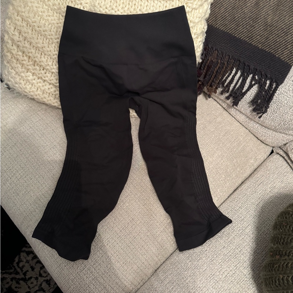 Lulemon capris
